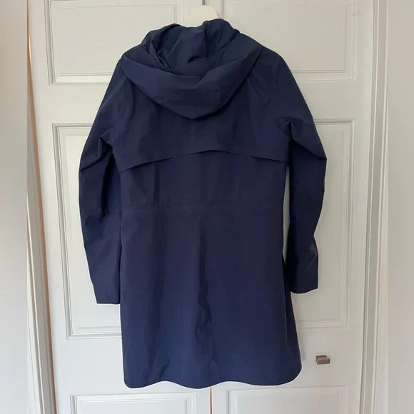 Lululemon Rain Rebel Jacket-Women’s -Night Sea - Picture 3 of 3